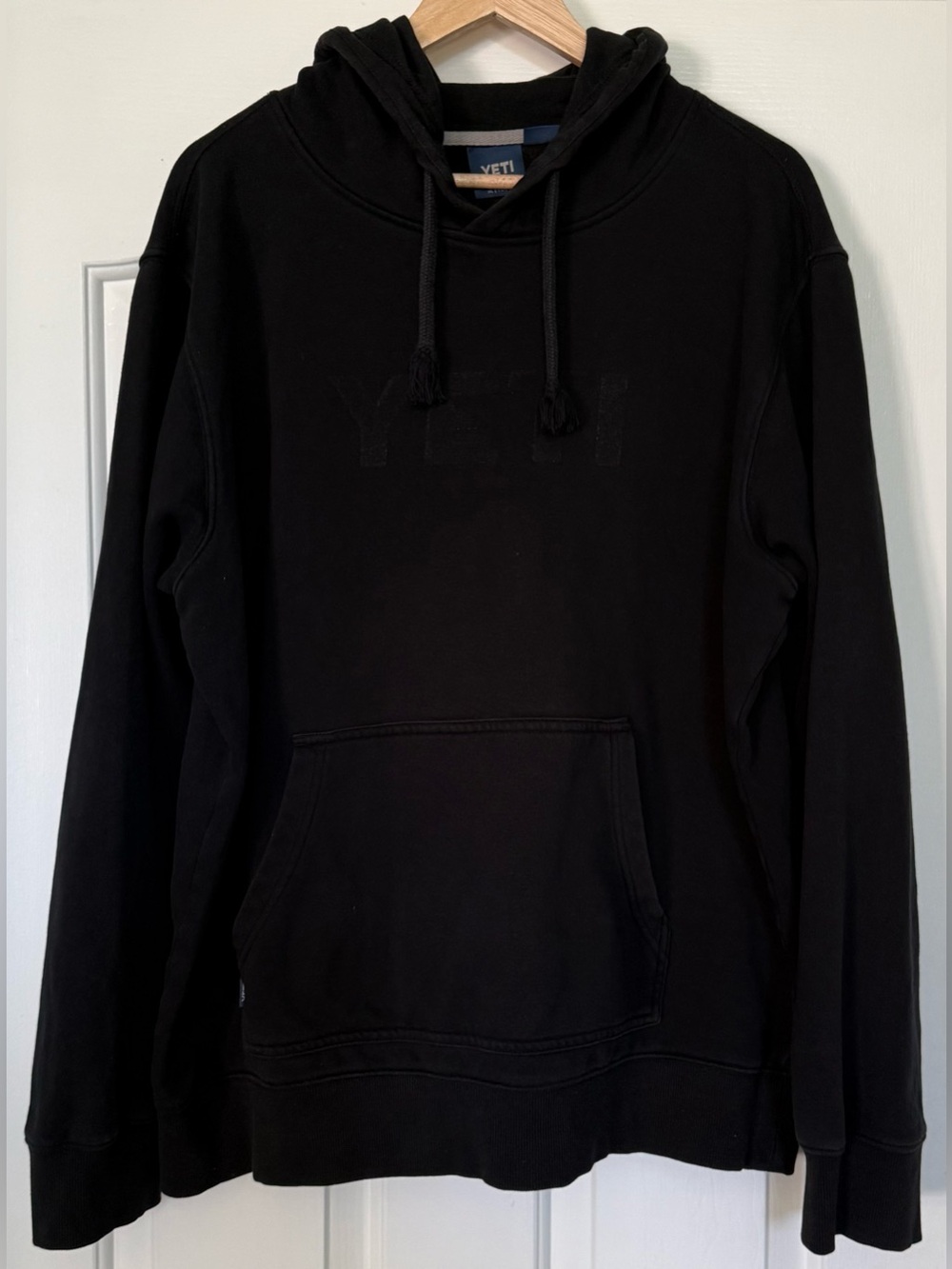 YETI Black Tonal Logo Pullover Hoodie Men’s XL Faded Graphic